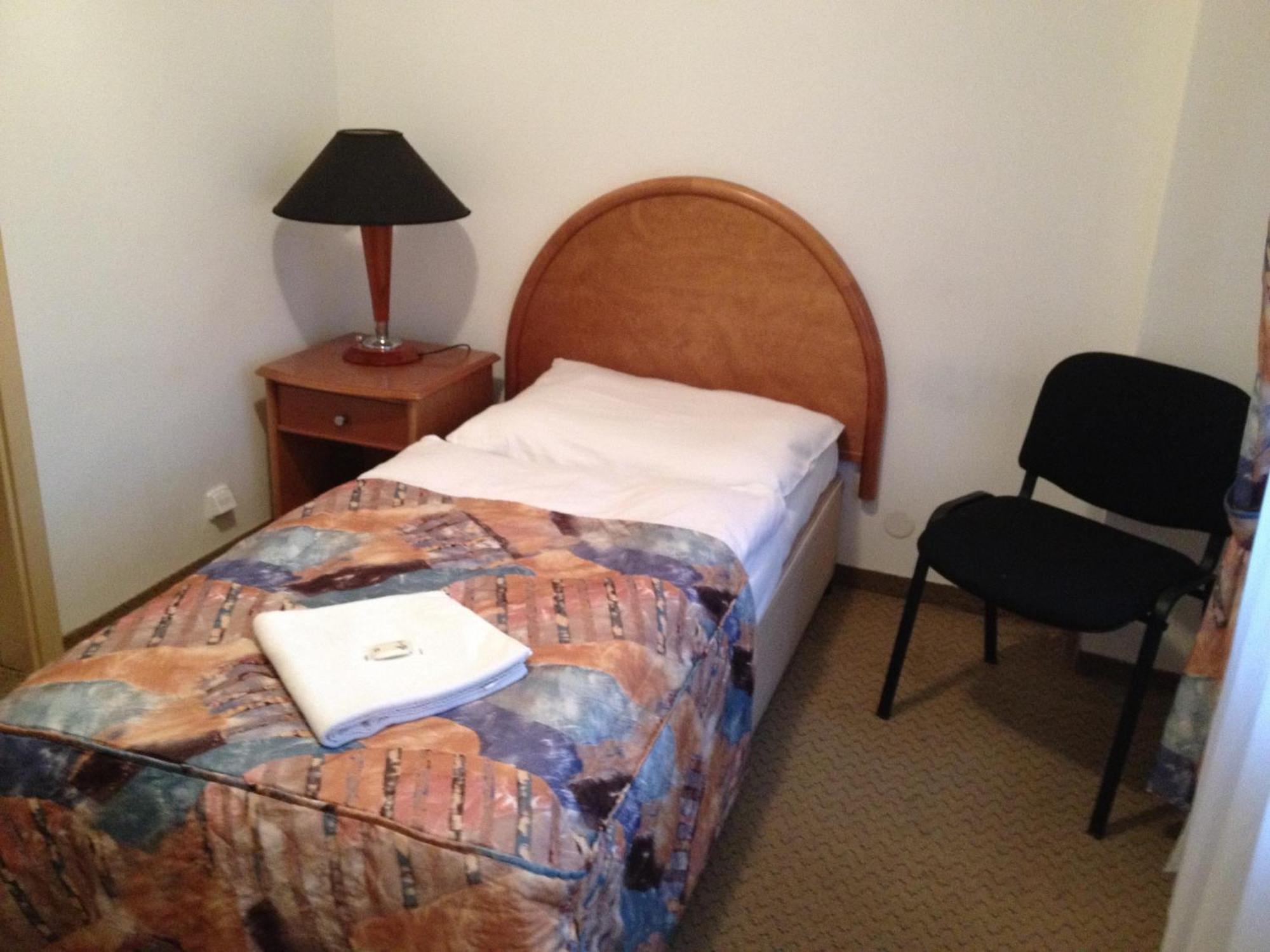 Hotel Chotol Horomerice Luaran gambar