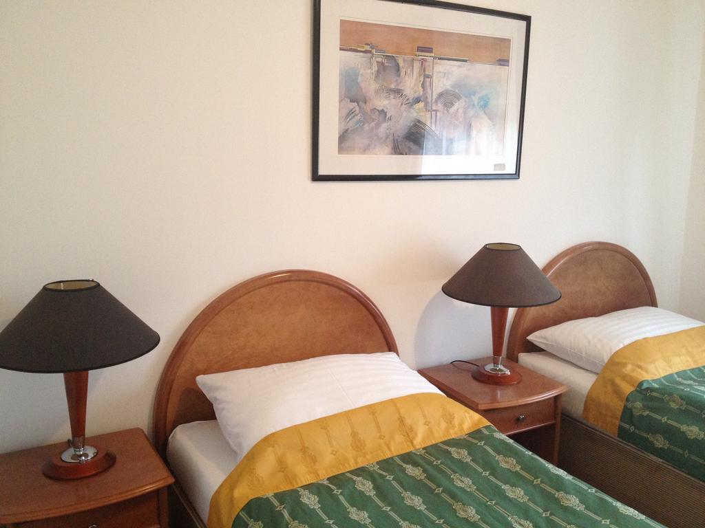 Hotel Chotol Horomerice Bilik gambar